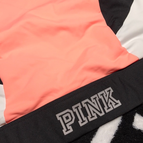 SALE💕 VS PINK ultimate sports bra nwt💕 - Picture 2 of 3